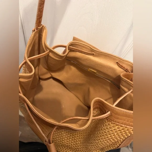 Bally Chic Tan Woven Leather Hobo Bag - Picture 6 of 9